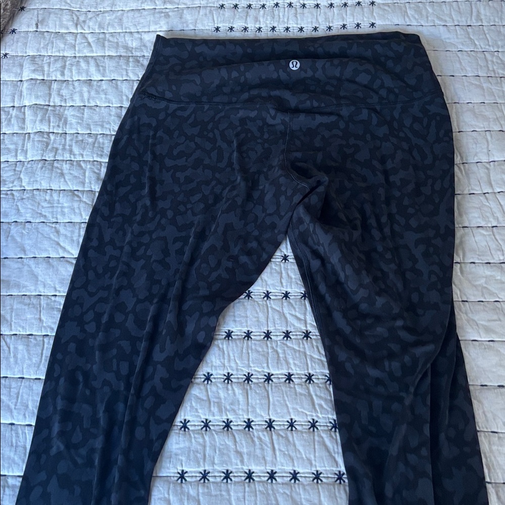 3 pairs of lulu lemon leggings - Picture 8 of 9